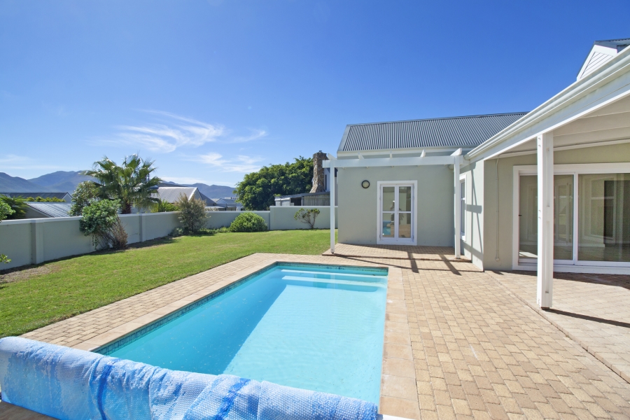 To Let 3 Bedroom Property for Rent in Bluewater Estate Western Cape